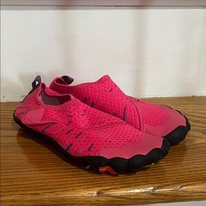 Girls Pink Water Shoes. Size 3 (EUR 34)